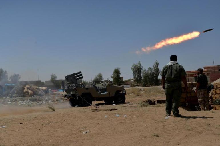 استهداف قوات الحشد لمسلحي التنظيم بالصواريخ في محافظة صلاح الدين – رويترز