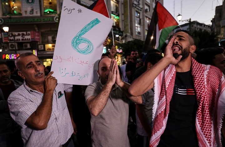 وقفات بالضفة الغربية تضامنا مع الأسرى في سجون الاحتلال