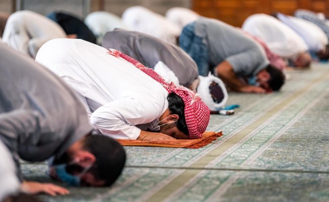 حكم صلاة الجماعة للرجال