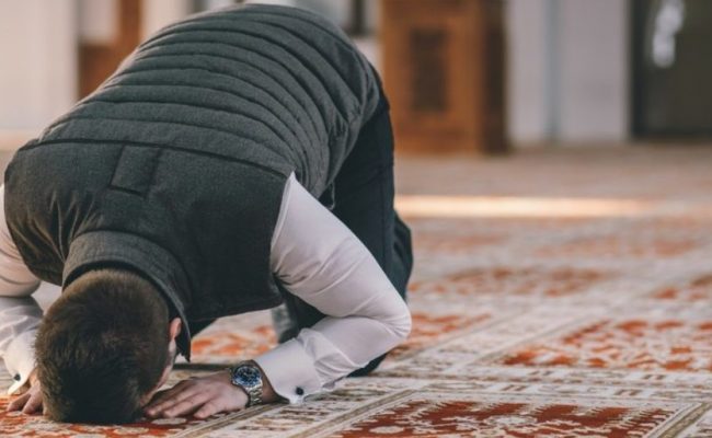 ما يقال في الركوع والسجود في صلاة القيام