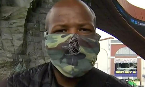 تهمة الإرهاب لأميركي هدد بحرق حي خلال مقابلة تلفزيونية