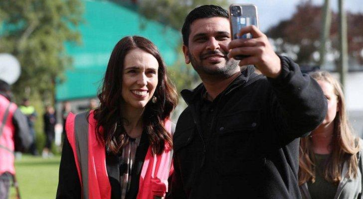 شعب نيوزلندا يتنفس الحرية