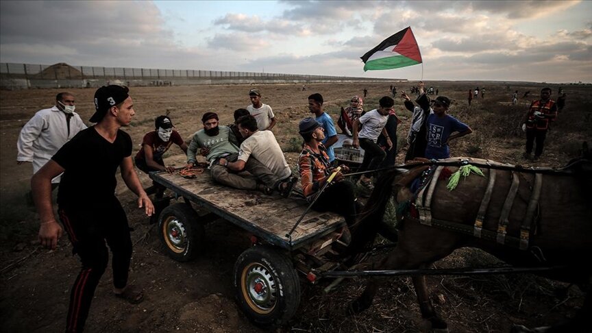 غزة.. إصابة 41 فلسطينيا بينهم مصور في مواجهات مع الاحتلال