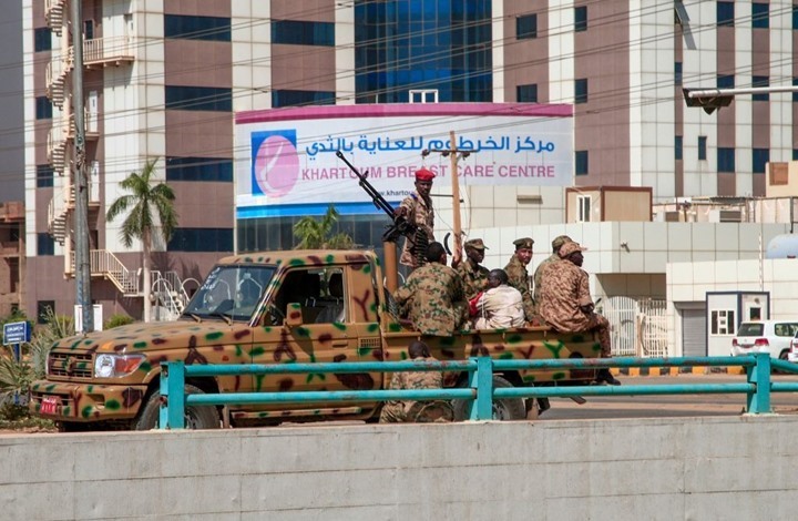 مبعوثون دوليون يلتقون حمدوك.. والبرهان يقيل 6 سفراء