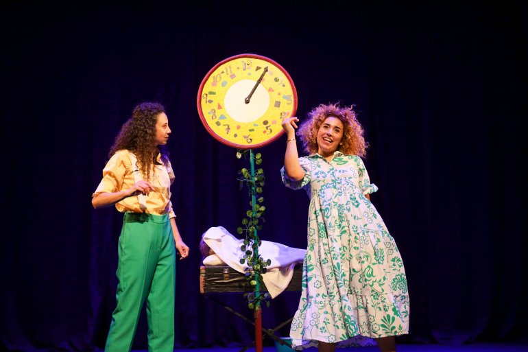 25g5g-8-1 3-أسيل جندي، المسرح الوطني الفلسطيني الحكواتي، القدس، صورة من إحدى العروض المسرحية على خشبة مسرح الحكواتي(الجزيرة نت).jpg.jpg