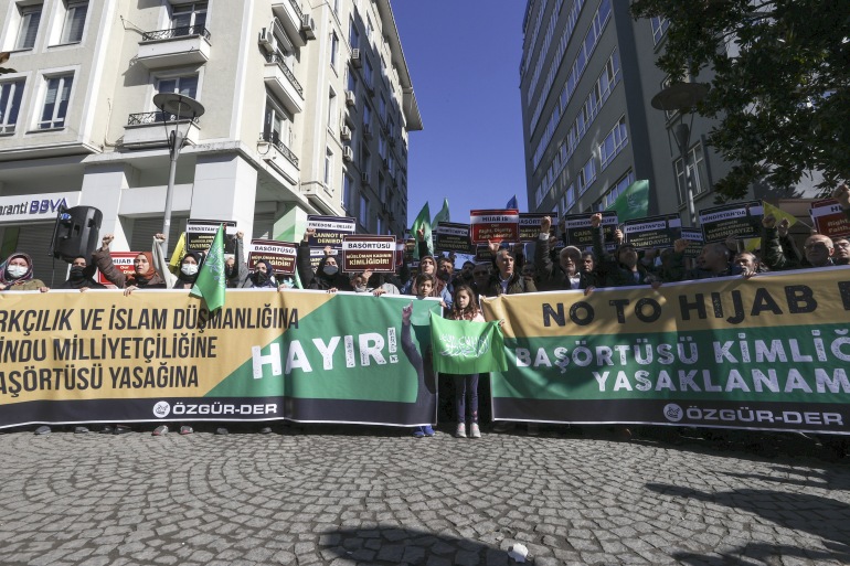 26995655-1 Protest in Istanbul against the hijab ban in school and colleges of India's Karnataka state