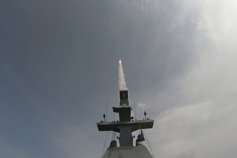 27010865-1 Israel completes live-fire testing of "Iron Dome"