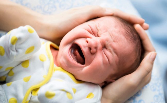 علاج حصر البول عند الأطفال الرضع