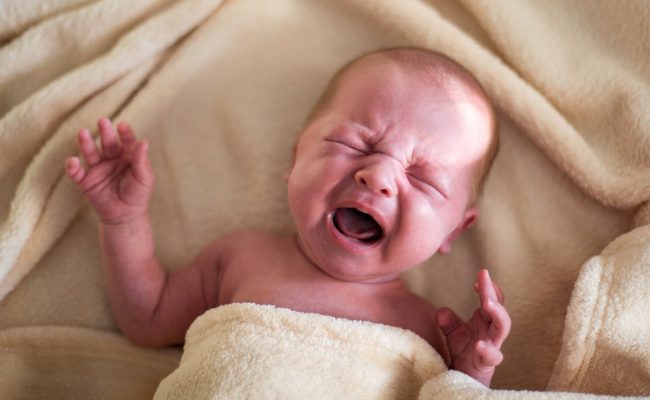 علاج الديدان عند الأطفال في المؤخرة