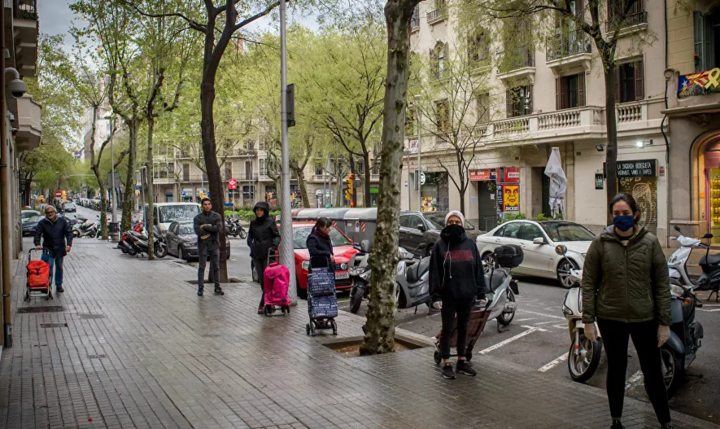 كورونا يعصف بإيرادات إسبانيا السياحية