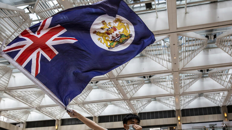 جونسون: بريطانيا ستغير قواعد الهجرة