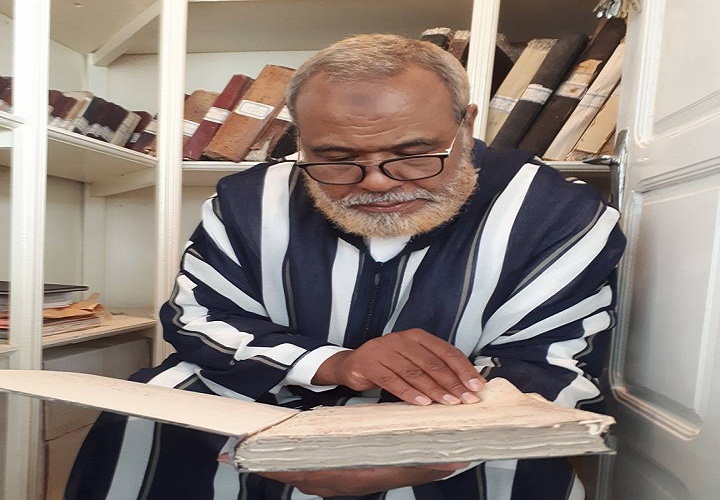 marzoug-1 بالصور.. د. عبد الرزاق مرزوك: مَخْطُوطَاتٌ لَا بَوَاكِيَ لَهَا (المكتبة الحبسية الصويرة)