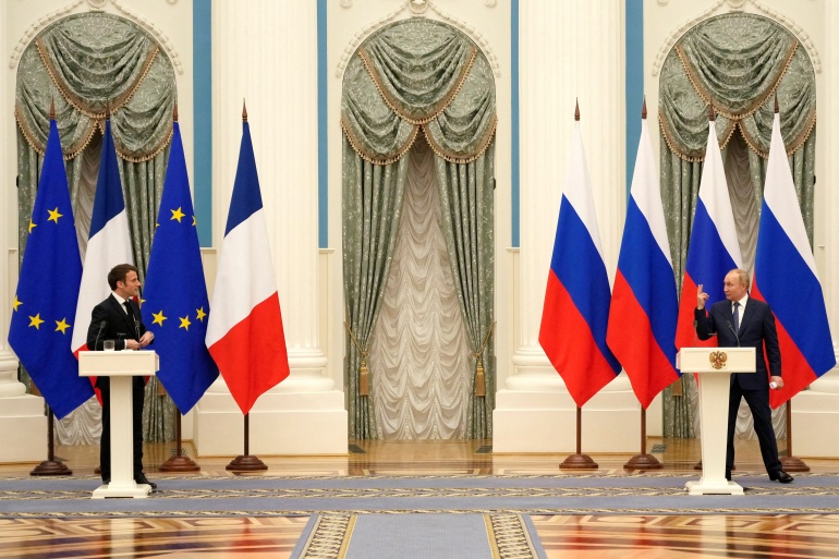 rts598p2 Russian President Vladimir Putin meets with French President Emmanuel Macron in Moscow