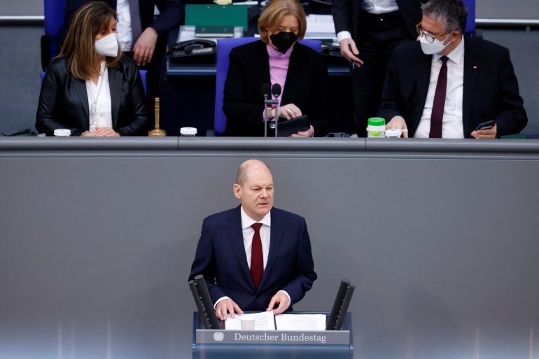 Scholz addresses special German parliament meeting on Ukraine