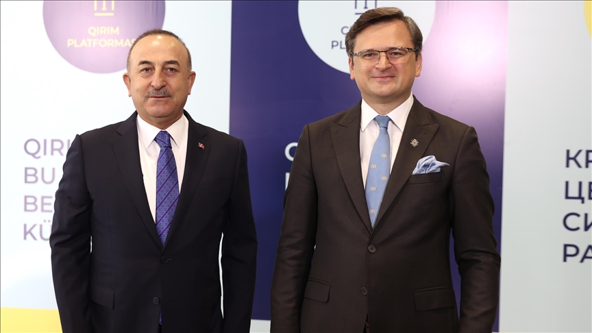 تشاووش أوغلو: لم ولن نعترف باحتلال القرم مطلقا