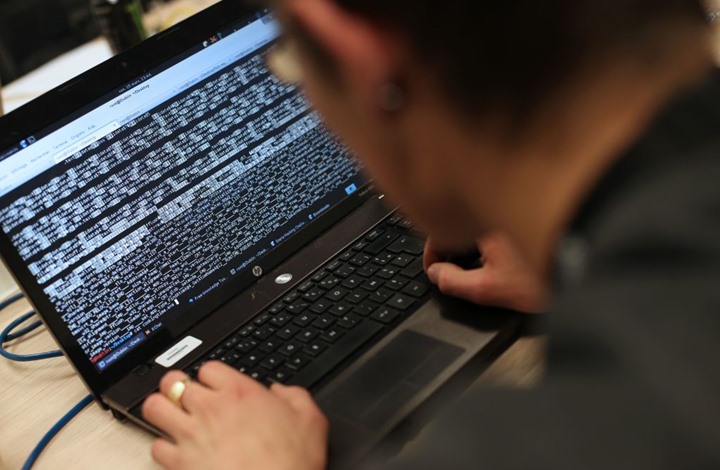 1201919235447618-1 قراصنة يعتذرون لأمراء بالسعودية والإمارات وقطر.. لماذا؟