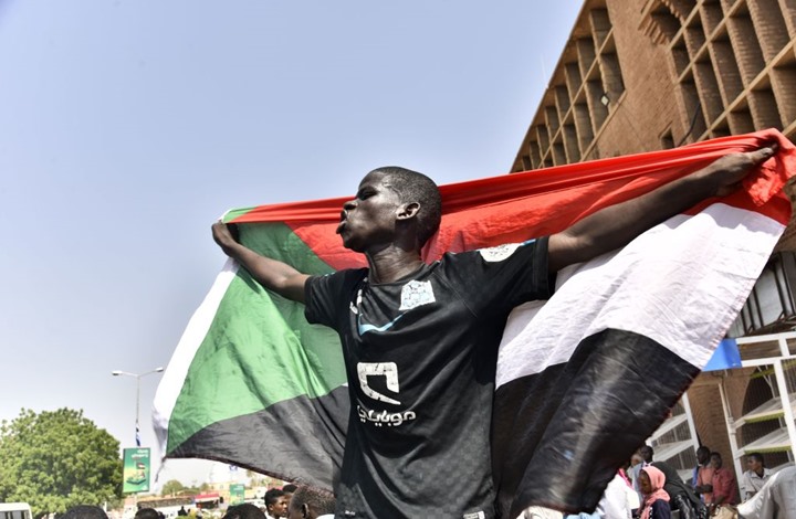 دعوات للإضراب بالسودان رفضا لتقاسم السلطة مع العسكر