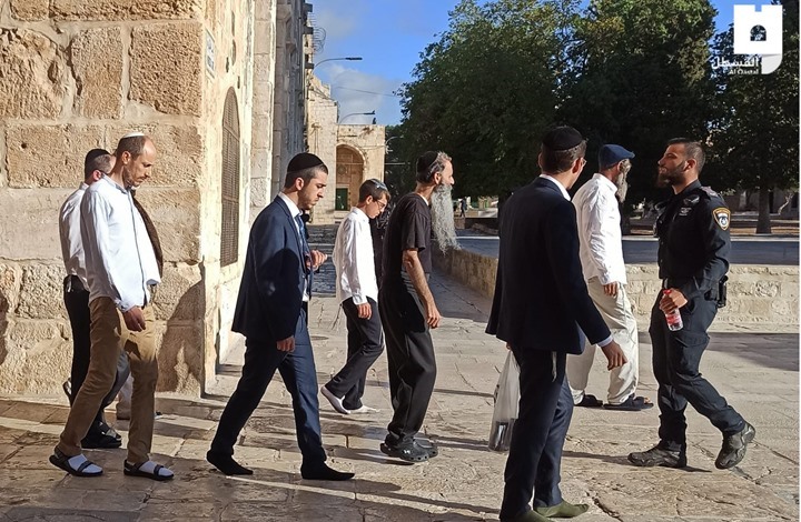 إصابات واعتقالات بالضفة والقدس.. واقتحام للأقصى (شاهد)