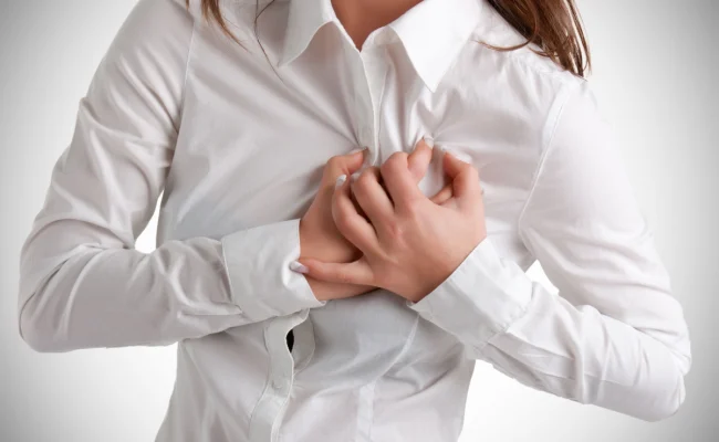 أعراض جلطة القلب عند النساء