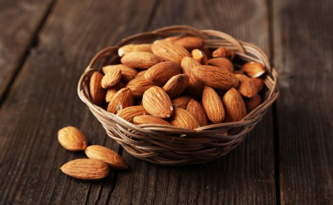 هل يوجد حساسية من اللوز