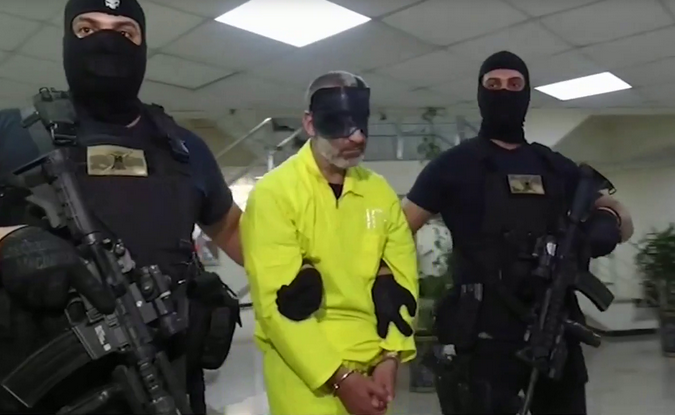 خليفة البغدادي: أبو بكر غير عادل