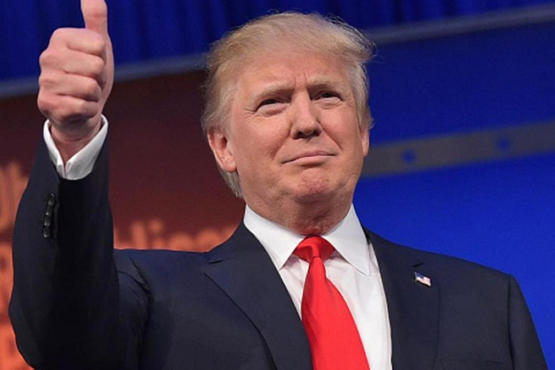 ترامب يكشف هوية مساعده في التغريد