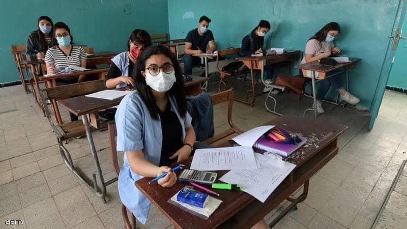 طلاب الثانوية يعودون للمدارس بتونس