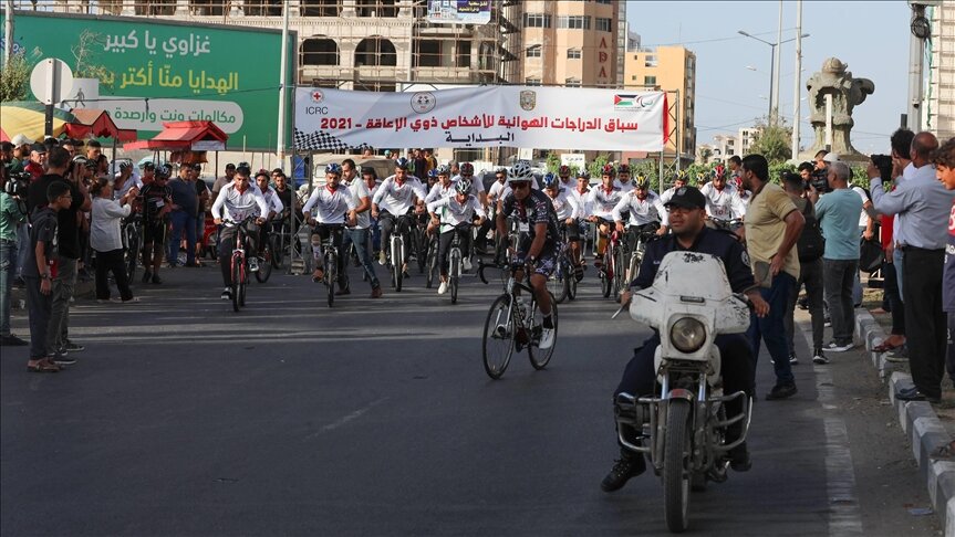 غزة.. مبتورو أطراف يخوضون سباقا بالدراجات الهوائية