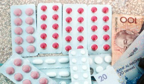 images_7awadit-ma7akim_drogue_inter-1 وزارة توقيف زوجين ضبطا متلبسين بحيازة أقراص طبية مخدرة يفاستأمر الولاة والعمال بالقضاء على بيع وتعاطي القرقوبي