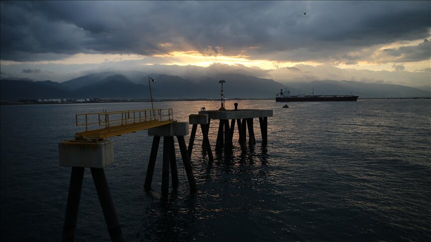 الكهرباء الأردنية تطلب شحنة من الغاز الطبيعي المسال