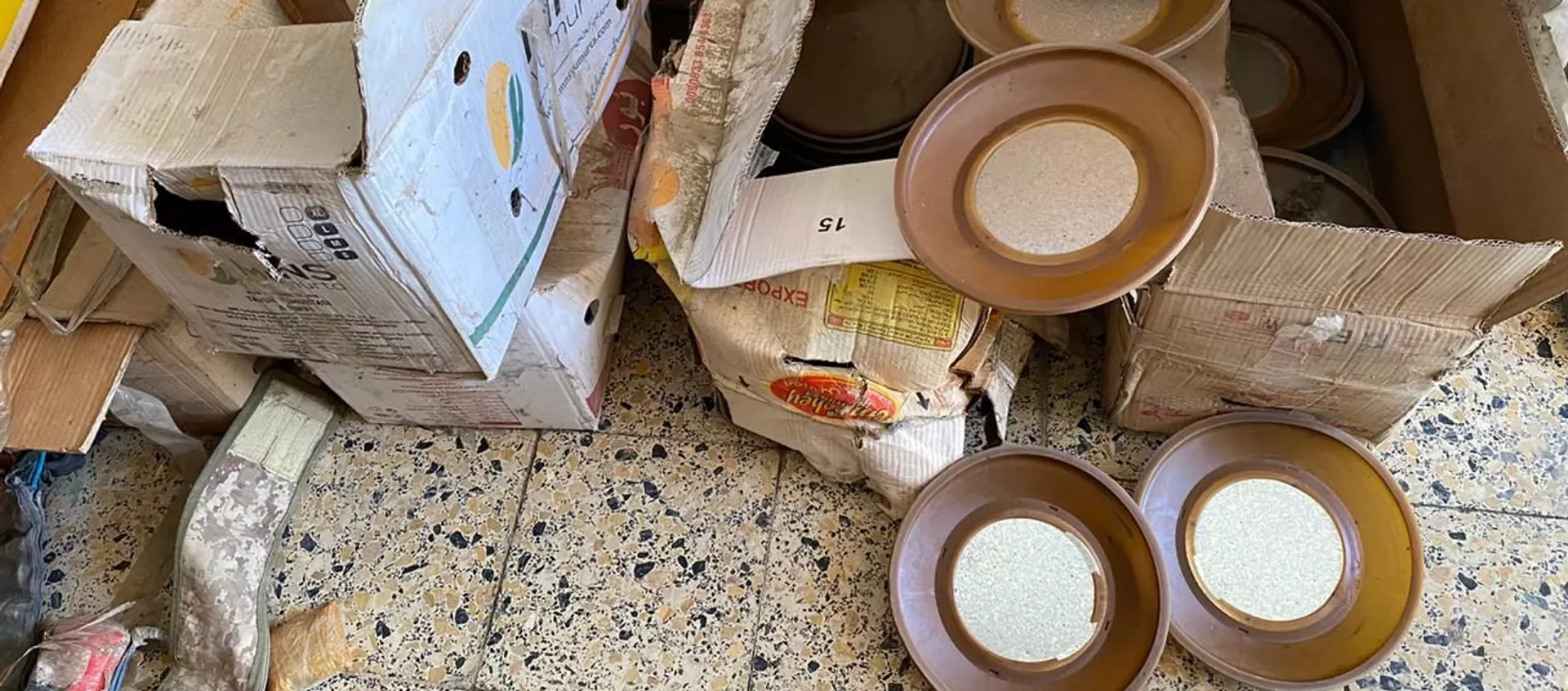 الأجهزة الأمنية العراقية تضبط أحزمة ناسفة وعتاد في أحد مخازن تنظيم داعش الإرهابي بمركز محافظة نينوى، شمالي العراق 15 سبتمبر 2020 - سبوتنيك عربي, 1920, 12.07.2021
