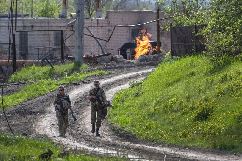 1397141582-1 Russian Forces Withdraw From Towns Around Kharkiv