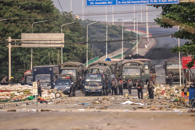 24005128-1 Anti-coup protests continue in Myanmar