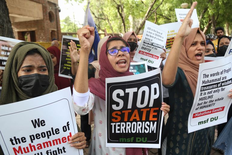 28137764-1 Muslim Students Protest in New Delhi