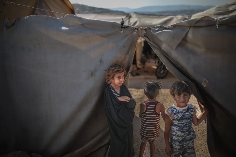 28356818-1 Fear of hunger gripped Syrian civilians living in Idlib camps