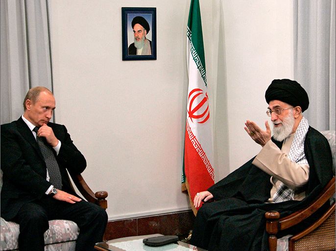68aa5c94-1212-48c4-92f5-7a466aed6263-1 Russian President Vladimir Putin (L) and Leader of the Islamic Republic of Iran Ayatollah Sayyid Ali Khamenei (R) speak during their meeting in Tehran, 16 October 2007. EPA/MIKHAIL KLIMENTYEV PICTURE MADE AVAILABLE TODAY / RIA NOVOSTI/KREMLIN POOL