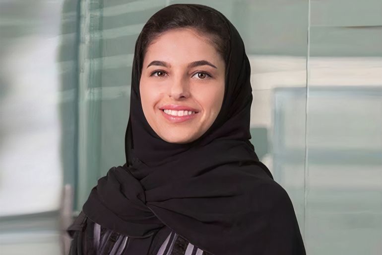 888888d-4_auto_x2-copy-1 صورا للمسؤولة السعودية التي عينها الملك نائبا لأمين مجلس الوزارء واسمها "الشيهانة صالح العزاز