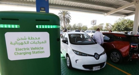 بريطانيا ستحظر سيارات البنزين والسيارات الهجينة ابتداء من 2035