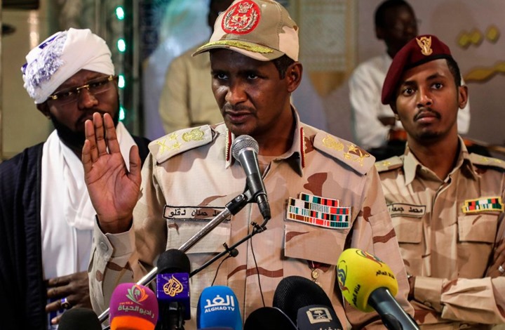 hamidati-1 "المجلس العسكري" السوداني: لسنا أعداء لأحد وهناك "خيانة داخلية"