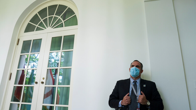 البيت الأبيض يطالب موظفيه بالالتزام بالكمامات