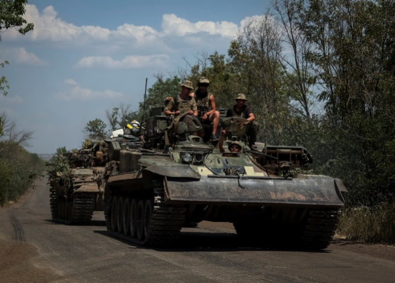 rts9dt3r-1 Russia's attack on Ukraine continues, in Donetsk region