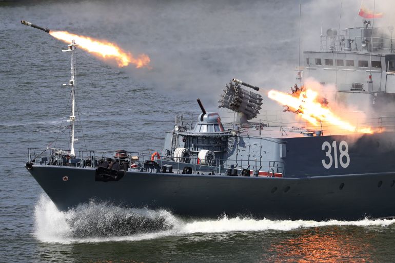 rtx7lupi-1 The Russian small anti-submarine ship Aleksin fires missiles during the Navy Day parade in Baltiysk