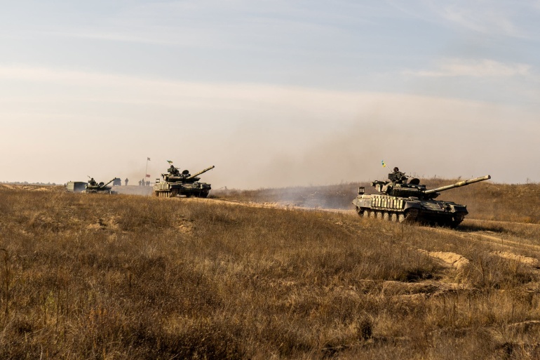 rtxk58us-1 Ukrainian Armed Forces hold drills near the border with Russian-annexed Crimea in Kherson region