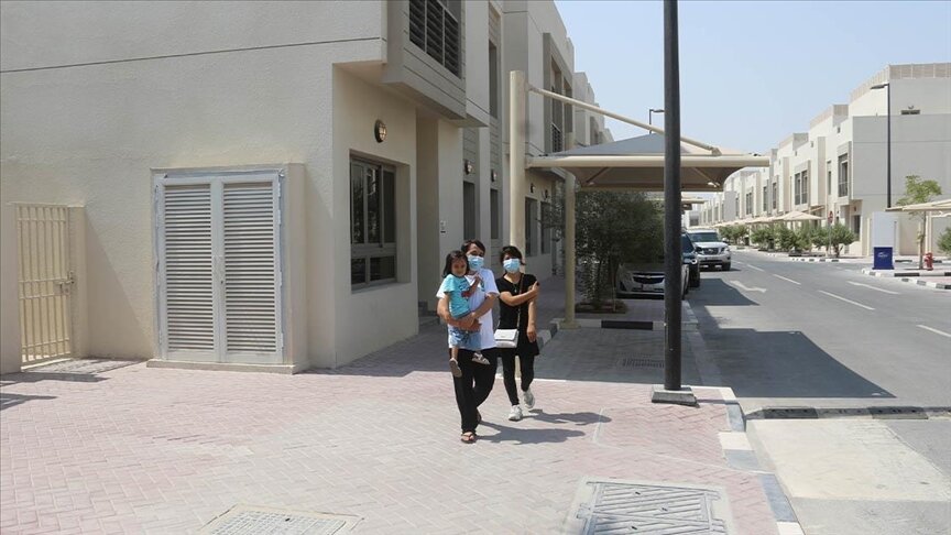 لاجئون أفغان بقطر.. استضافة متكاملة لم تغفل حتى الترفيه (تقرير)